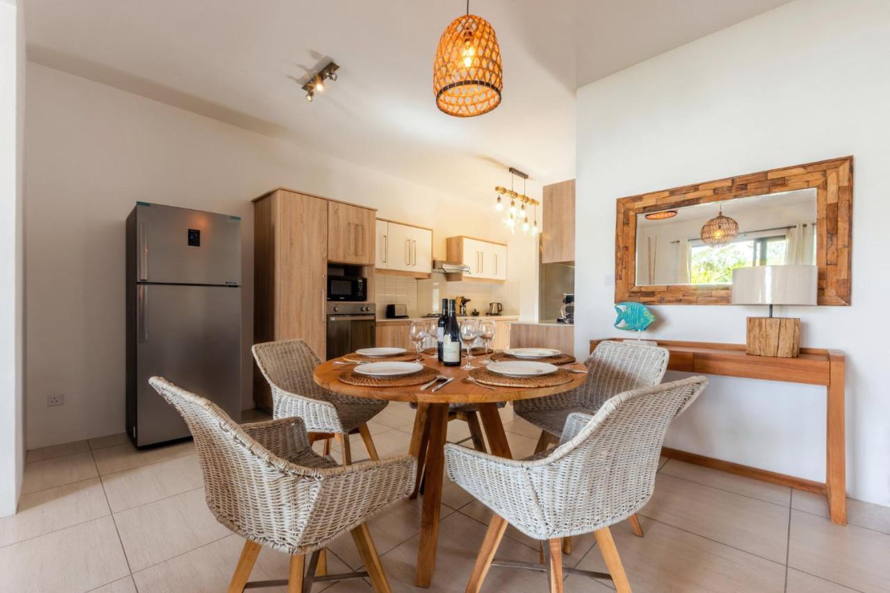 West Wood Holiday Apartment, C6 - Flic En Flac With Pool At A Quiet Location, Beautifully Decorated And Close To The Beach Flic en Flac Exterior foto
