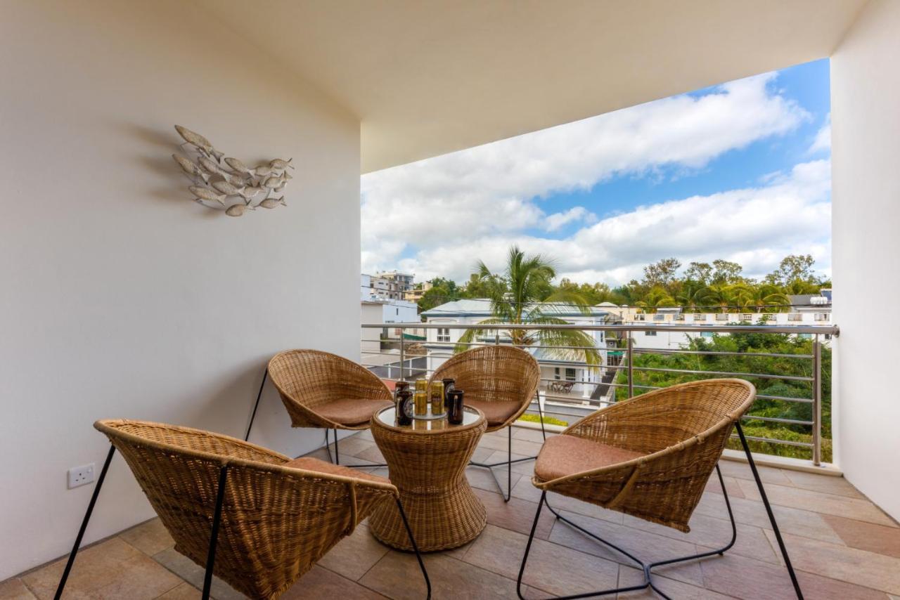 West Wood Holiday Apartment, C6 - Flic En Flac With Pool At A Quiet Location, Beautifully Decorated And Close To The Beach Flic en Flac Exterior foto